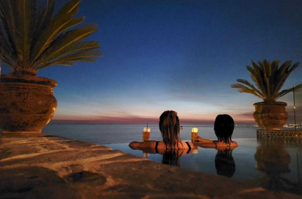 Primo Tapia Villa | BeachPleaseBaja - Villa with Infinity Jacuzzi