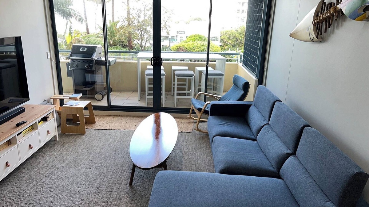 Cronulla Apartment | Beachside Bliss just a sand castle from everything, 2BR, 2BA Apartment, sleeps 6