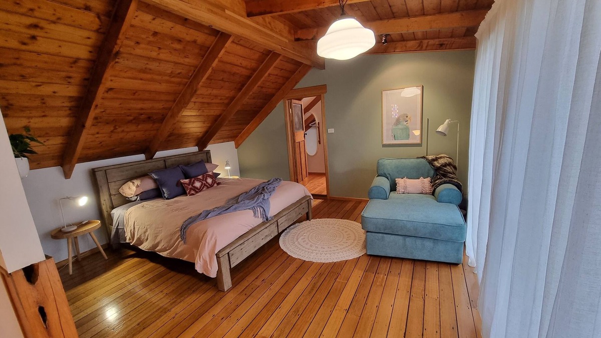 Sulphur Creek House | Beachside Home in the North