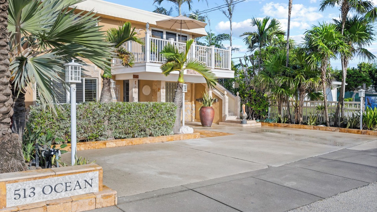 Deerfield Beach Villa | Beachside PH Ocean Blvd. Ocean 100 Ft.