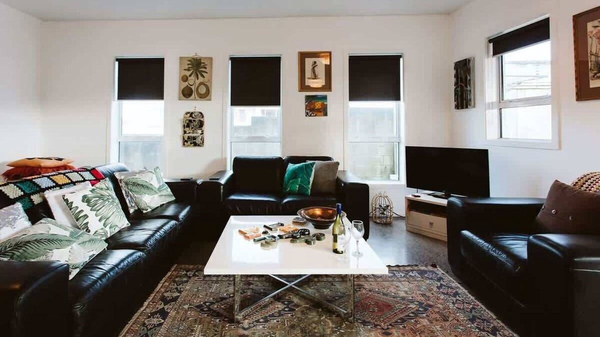 Rewa Villa | Beachside Studio in New Plymouth