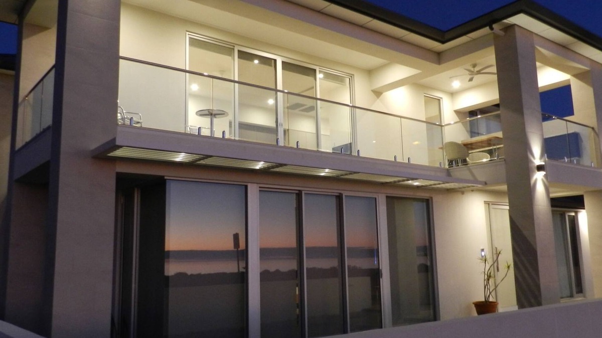 Largs Bay Apartment | Beachside Sunset Vista Adelaide - couples getaway