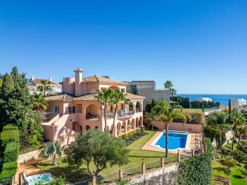 Torrequebrada Villa | Beachside villa with panoramic sea views