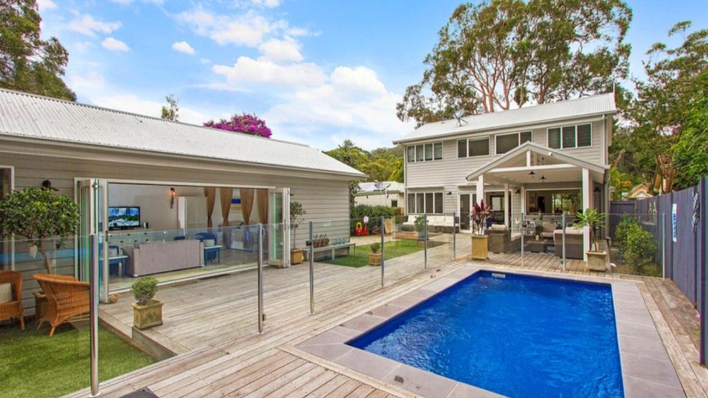 Pearl Beach House | Beachworth - Wifi & Pet Friendly