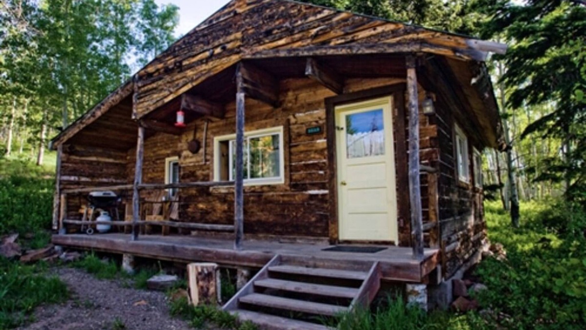 Clark Cabin | Bear Cabin - A Well-Equipped Log Cabin!