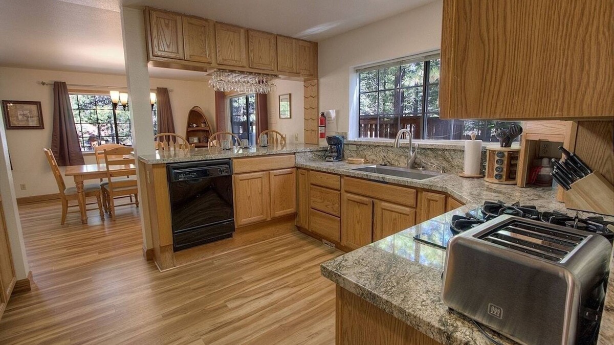 North Upper Truckee House | Bear Country 4 Bedroom Home by RedAwning