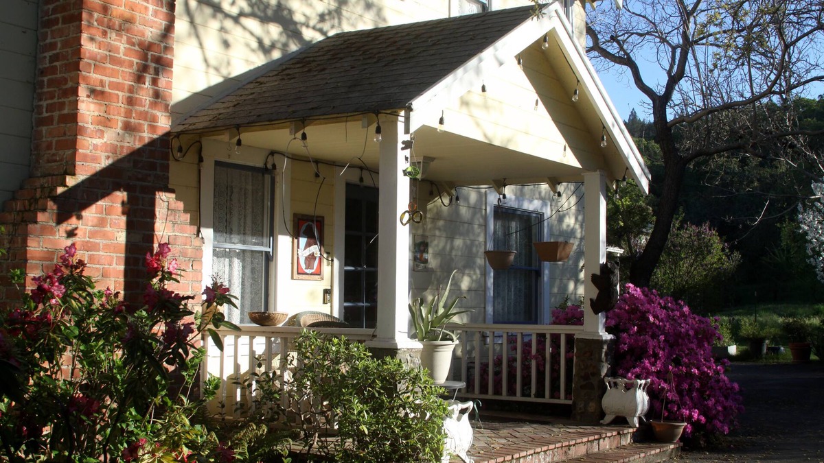 Calistoga Bed & Breakfast | Bear Flag Inn