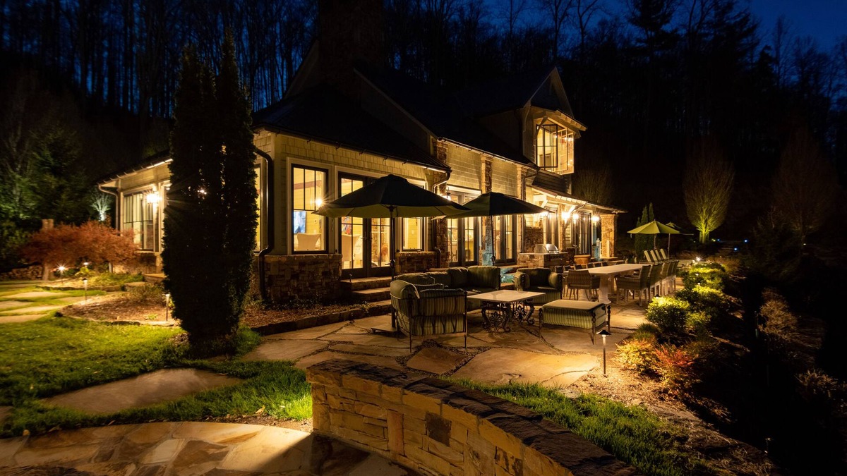 Tuckasegee House | Bear Lake Heaven a private lakefront resort