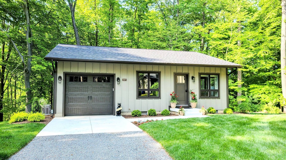 Leesburg Cottage | Bear Mountain Cottage