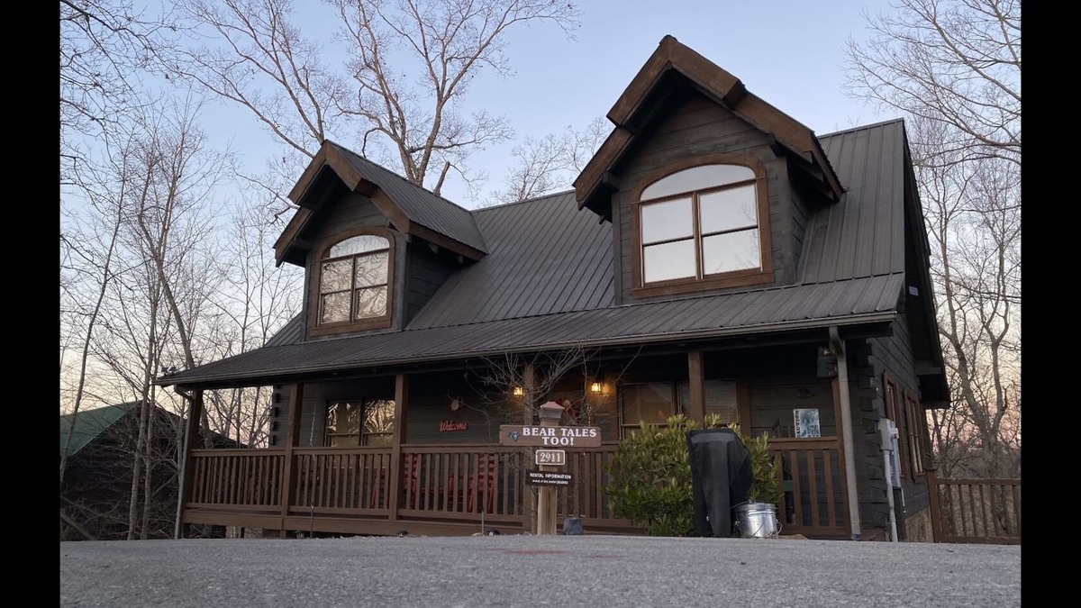Pigeon Forge Cabin | Bear Tales Too! Luxury Cabin ~ Sleeps 8 ~ Best Resort Location in Pigeon Forge!