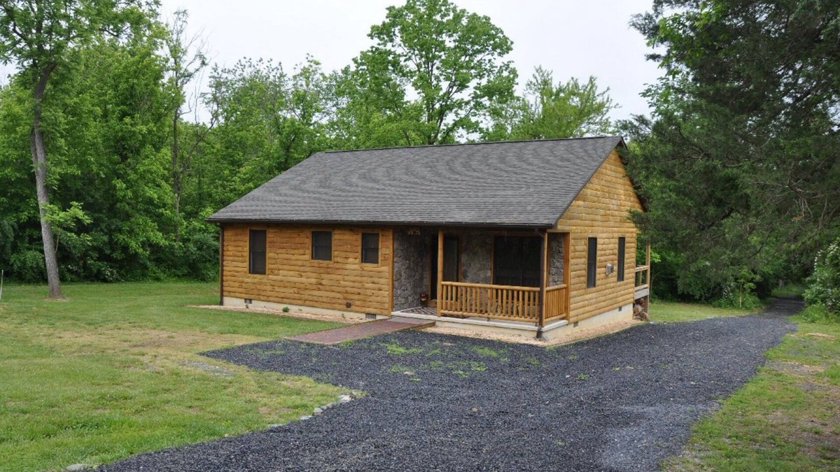 Rileyville Cabin | Bear Timbers log cabin on the Shenandoah River