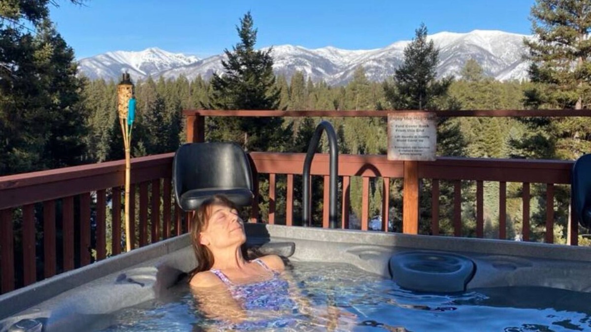 Seeley Lake Apartment | Bears Den. Secluded. Hot Tub: Spectacular view.
