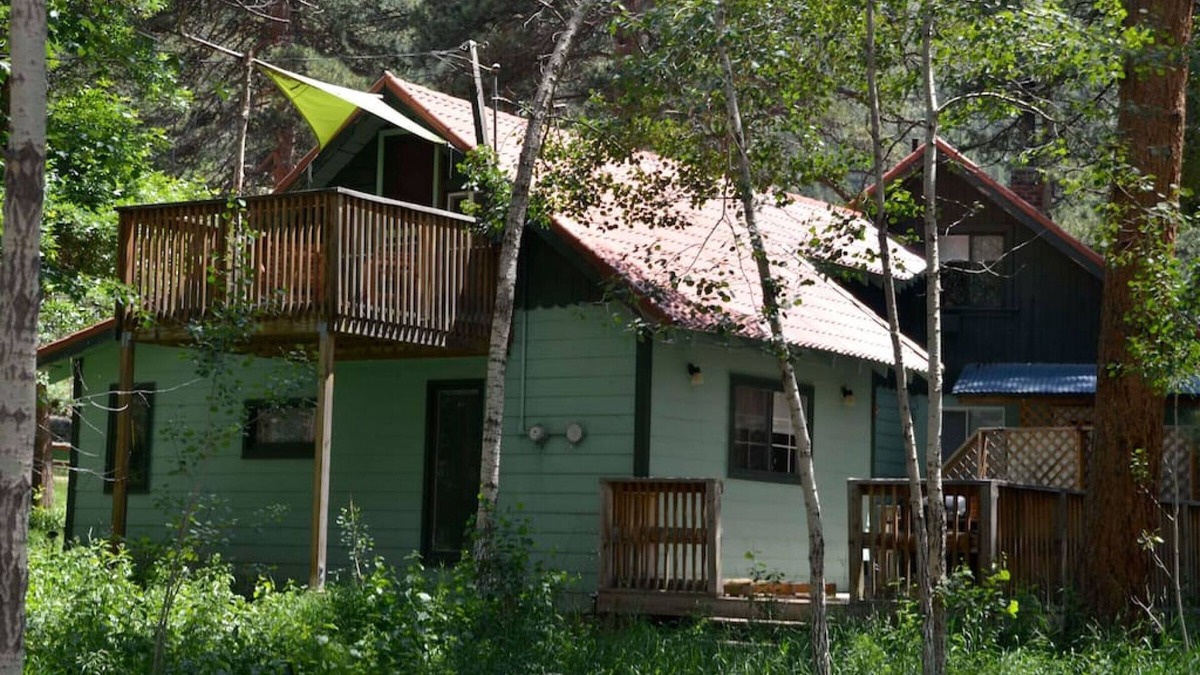 Drake Hotel | Bears Paw Duplex Cabin (#12) at The Woolly Bugger Inn