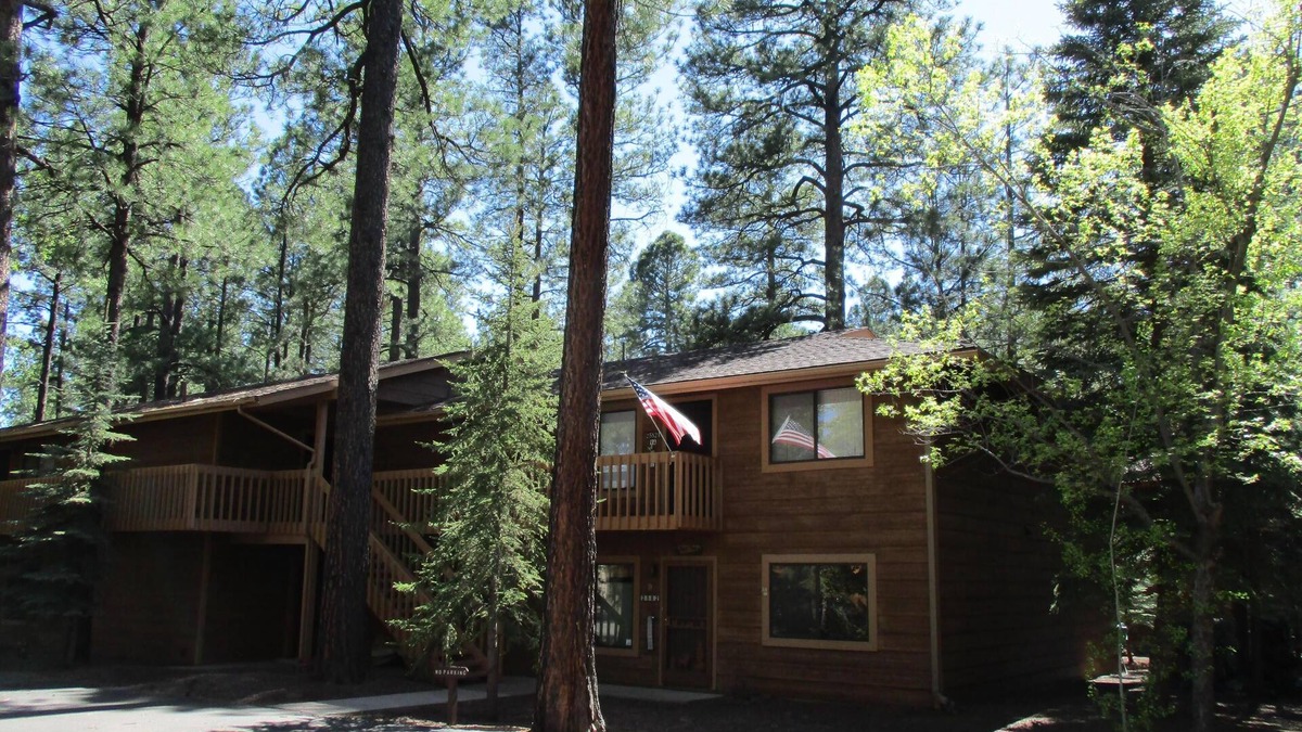 Pinetop Condo | Beat the Heat at The Lazy Squirrel Retreat!