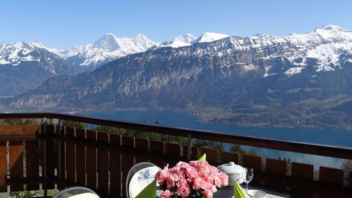 Beatenberg Apartment | Beatenberg near Interlaken: wonderful view of the lake and mountains