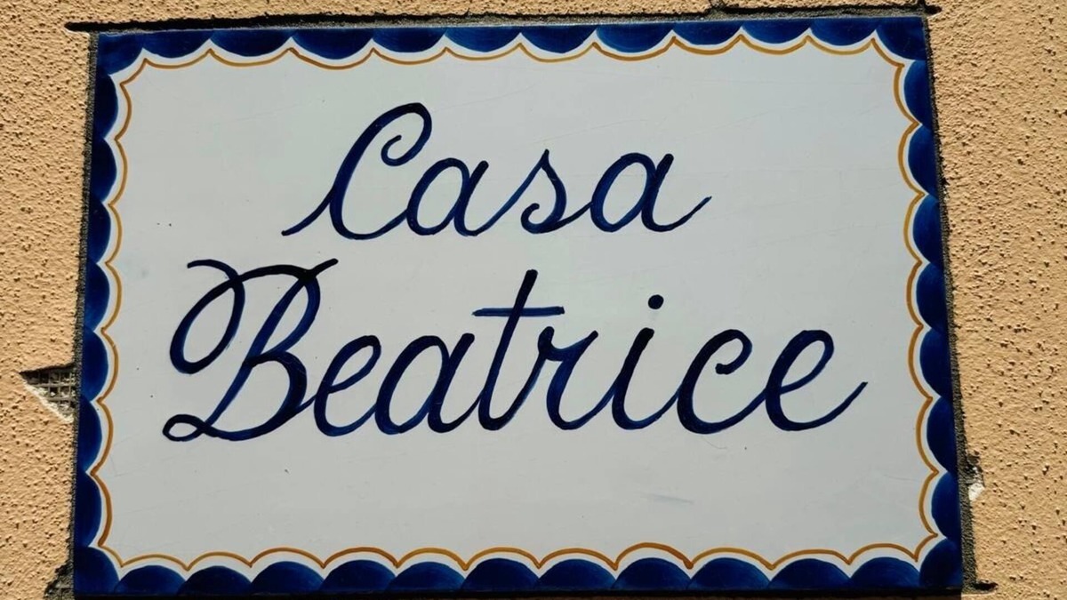 Campinola Apartment | Beatrice House, cozy retreat within walking distance of chaos!