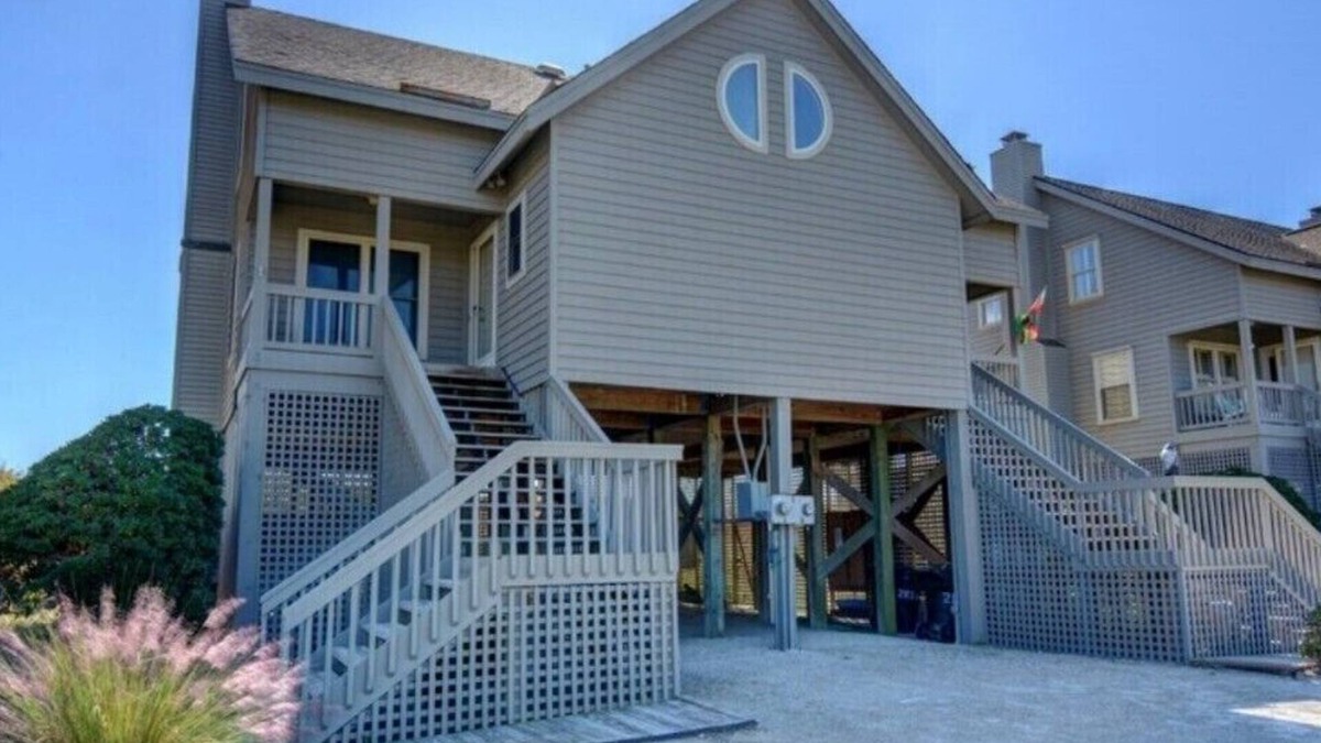 Topsail Beach House | Beatrice's Bungalow - Topsail Beach