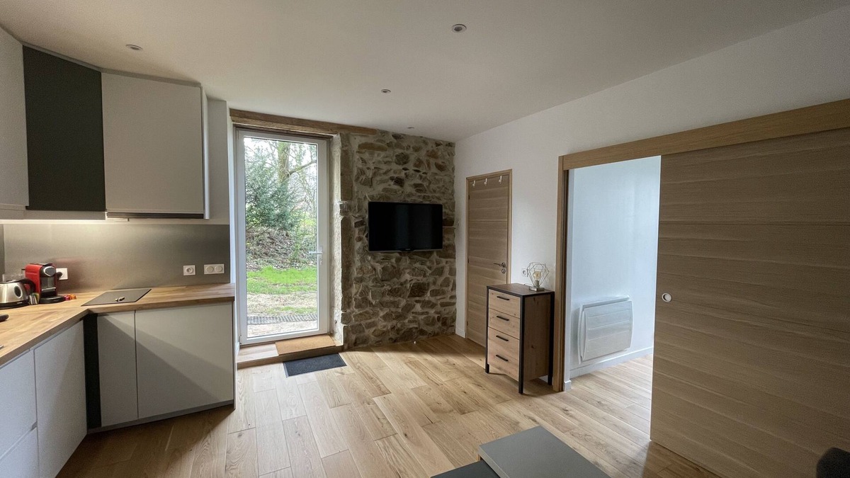 Vienne Apartment | Beau 2 Pièces Indépendant Dans un Parc Verdoyant