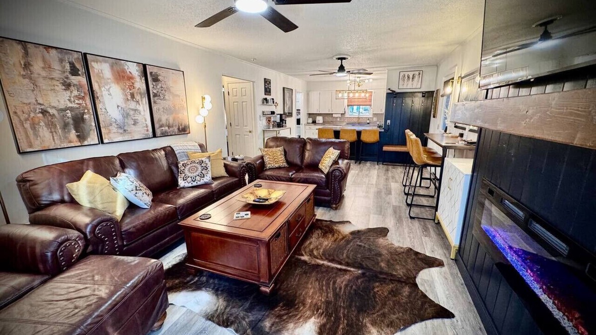 Greers Ferry House | Beau Maison, Greers Ferry Gem, Extended Stays Welcome!