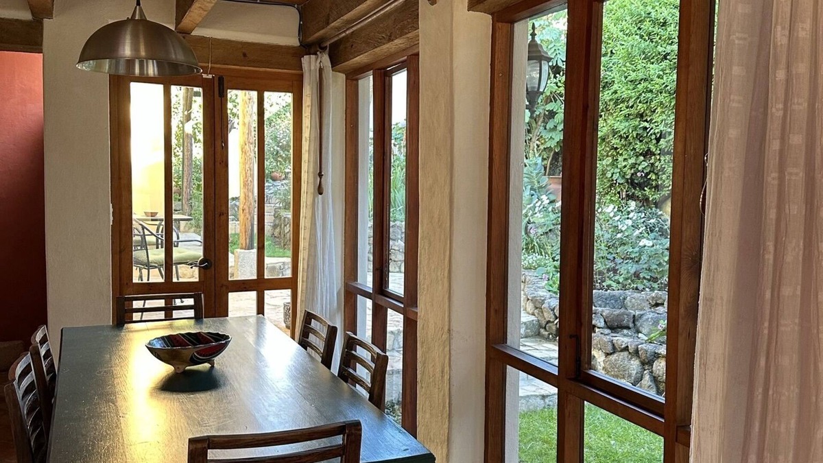 De La Merced House | Beautiful Home in Barrio El Cerrillo
