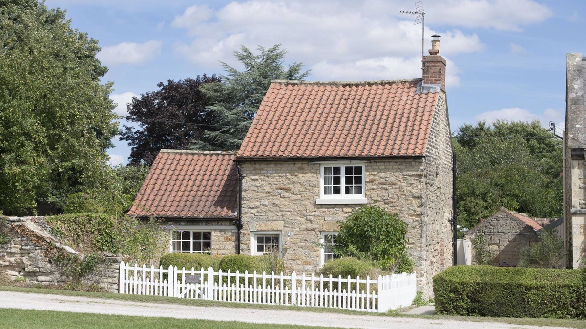 Coneysthorpe Cottage | Beau Repaire - a small cottage sleeping two guests, two part of the Castle Howard Estate