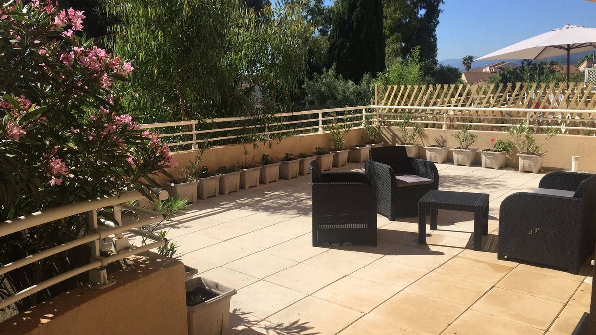 Furiani Apartment | Beau T2/3 rdc Avec Grande Terrasse en Corse