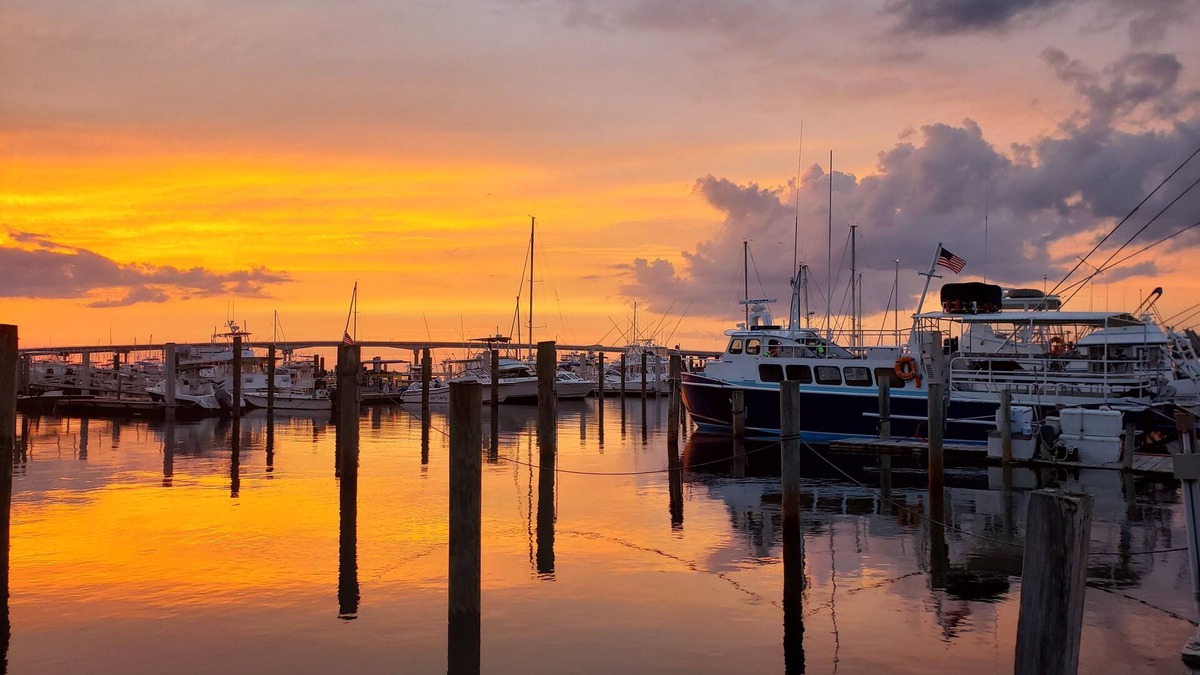 Morehead City House | Beaufort Harbour Suites West Lodge