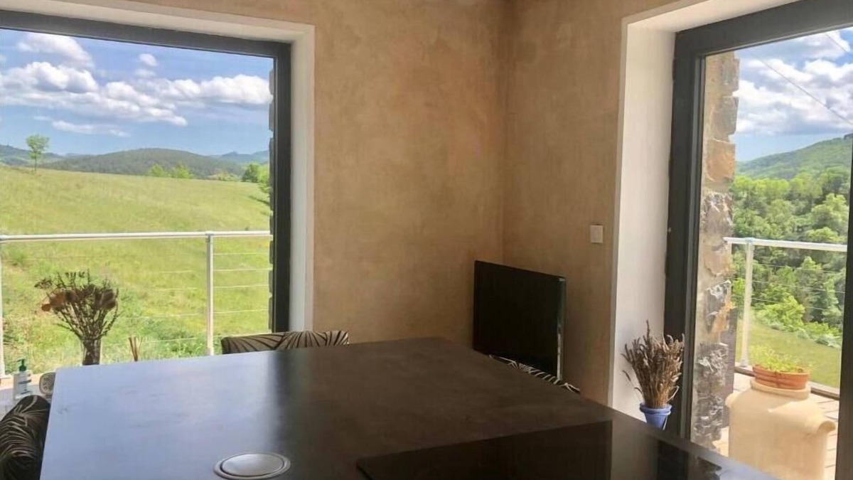 Solignac-sur-Loire Apartment | Beaume d’ataraxie - Beautiful View Room (Apt. 4)