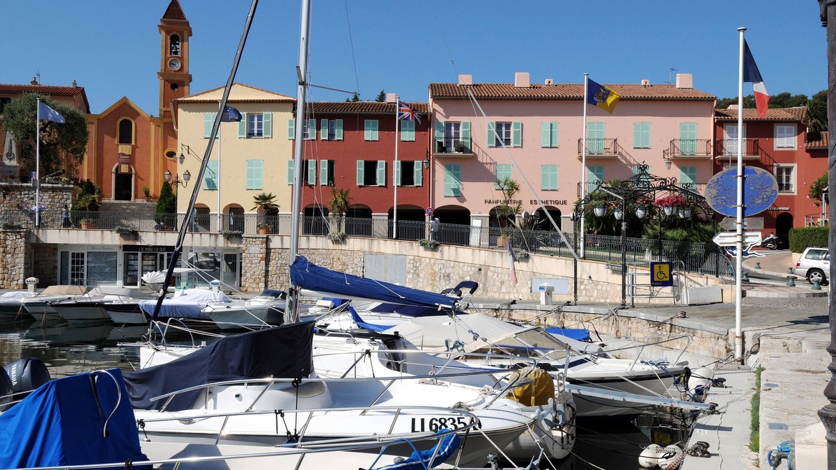 Saint-Jean-Cap-Ferrat Apartment | Beautiful spacious apartment in centre of village, very quiet and sunny