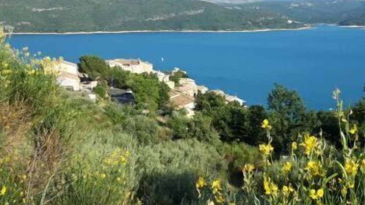 Sainte-Croix-du-Verdon Apartment | Beautiful duplex apartment