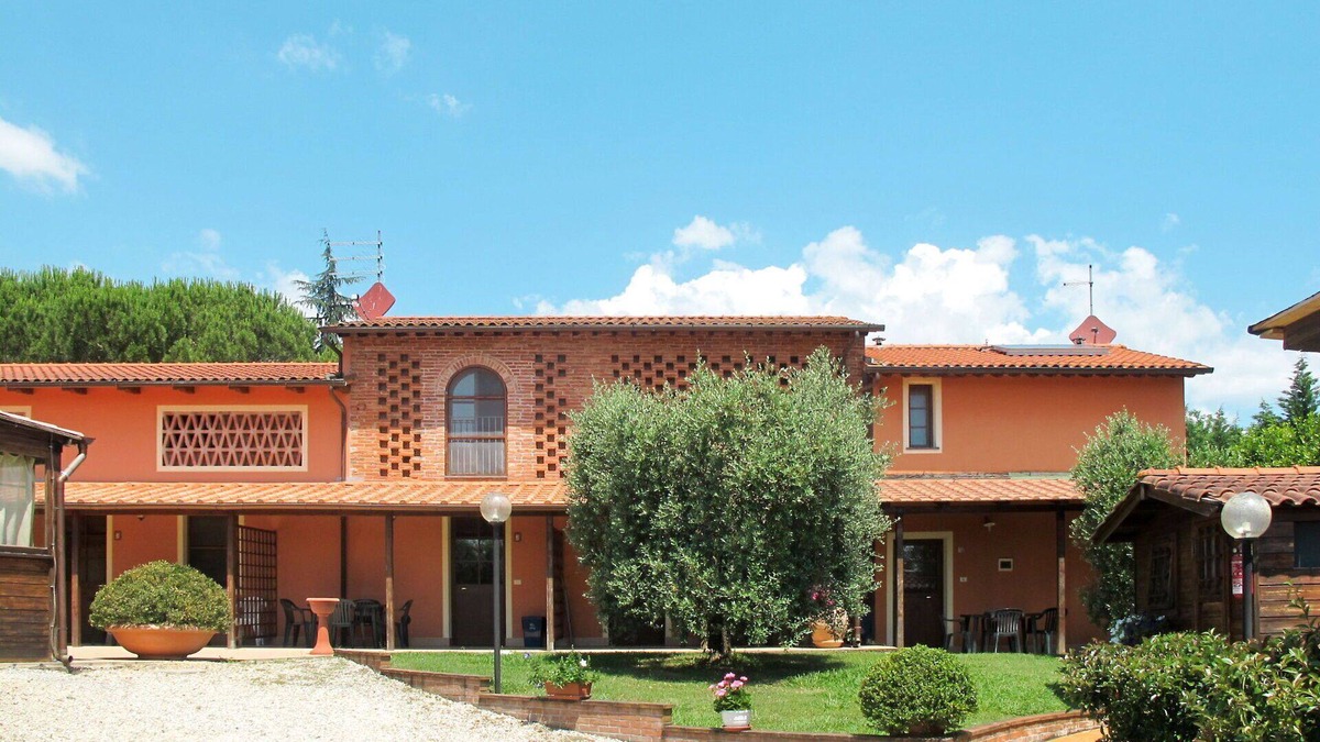 Orentano Apartment | Beautiful apartment for 7 guests with WIFI, A/C, pool, TV and patio