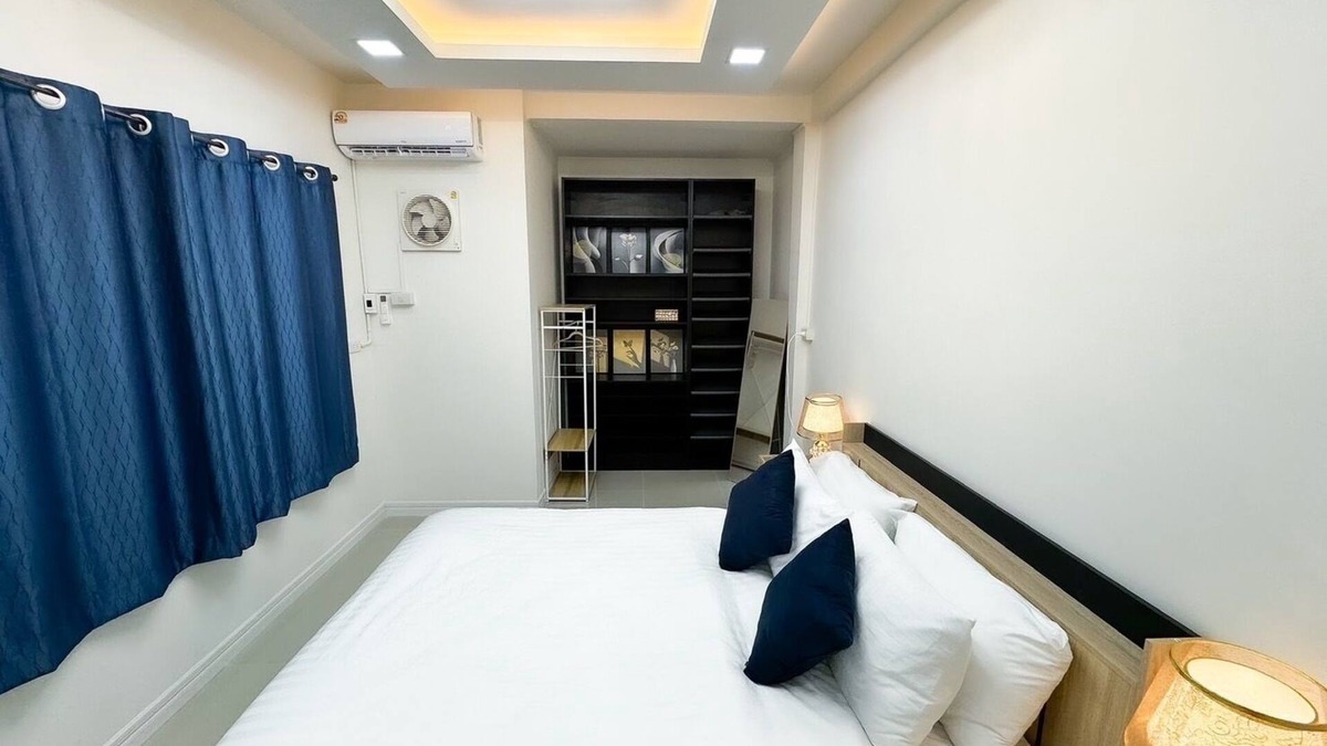 Huai Khwang House | Beautiful 4beds 4 full baths townhome in Bangkok