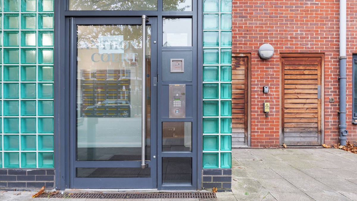 Southfield Apartment | Beautiful 1-Bed Apt w/Balcony in Shepherd's Bush