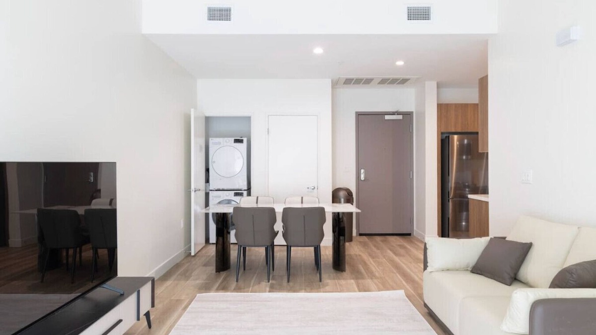 Wilshire Center Apartment | Beautiful 1 Bed in LA (ID242)