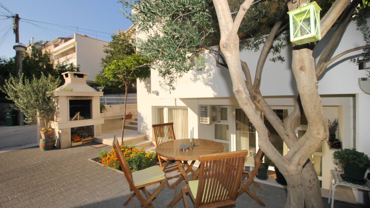 Donja luka Apartment | Beautiful 1 bedroom app, by beach