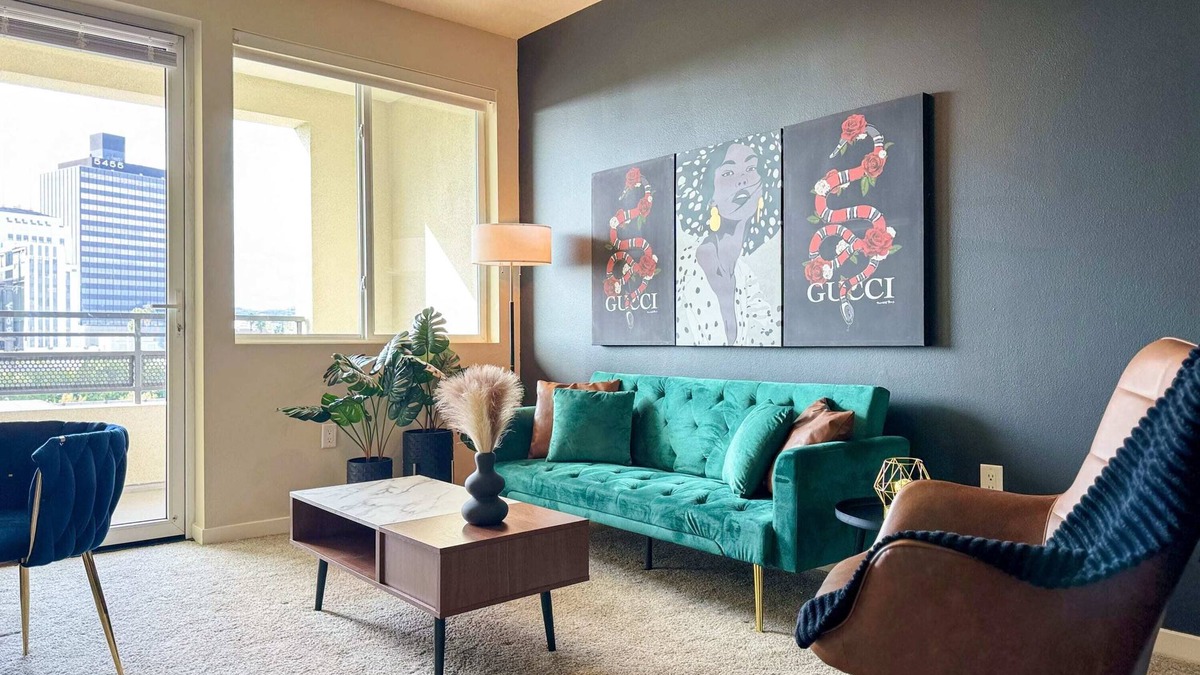 Beverly Hills Apartment | Beautiful 1 BR in LA| Gym & Pool | 10mins to Cedars