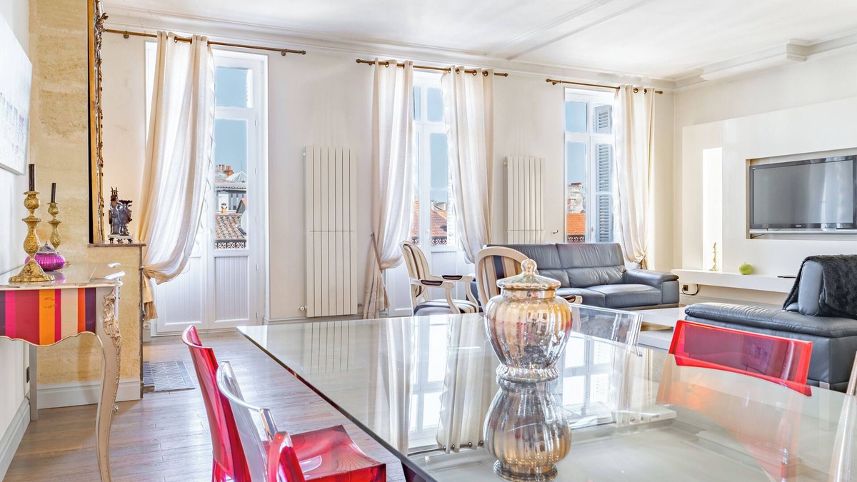 Saint-Michel Apartment | Beautiful 160m² apartment of 3 bedroom in the heart of Bordeaux City
