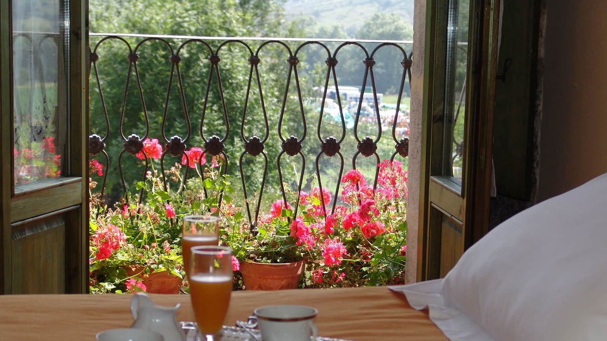 San Miguel de Aras Villa | Beautiful 19th century manor house between the sea and the mountains.