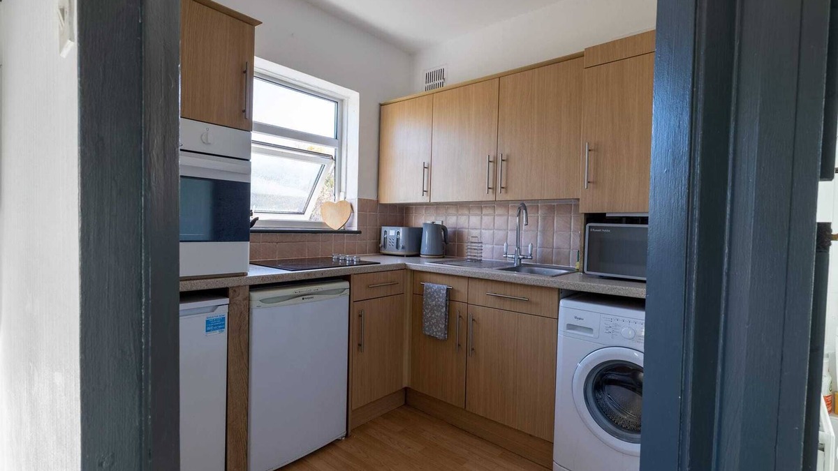 Little Holland Apartment | Beautiful 2-Bed Apartment in Dartford