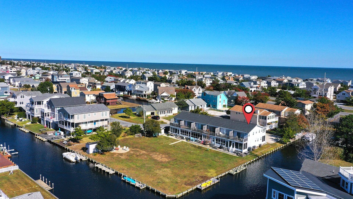 South Bethany House | Beautiful 2 bed Townhouse in Bayshore Breeze! Close to State Park Beaches! Dock, Beach Town, Restaurants and More!