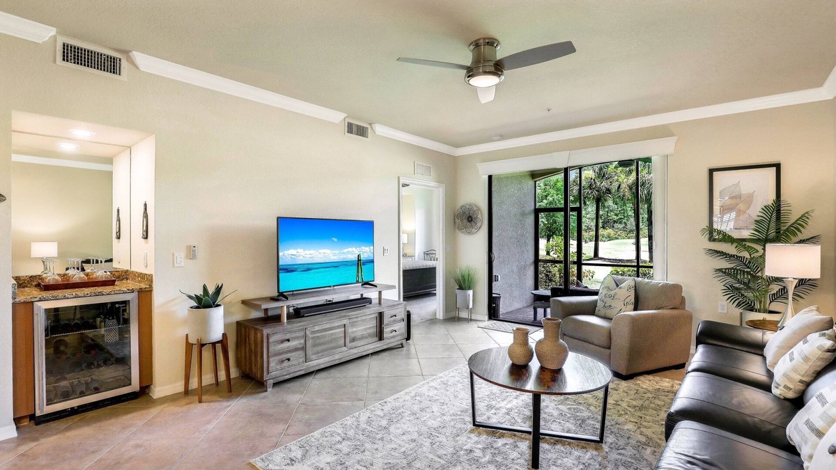Naples Condo | Beautiful 2-Bed 2-Bath Veranda w/Den in brilliant Bonita National