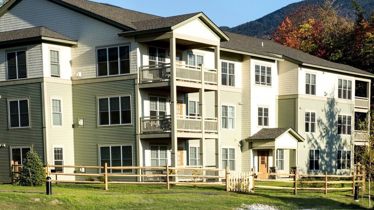 Jeffersonville Apartment | Beautiful 2 bedroom unit at resort, sleeps 8