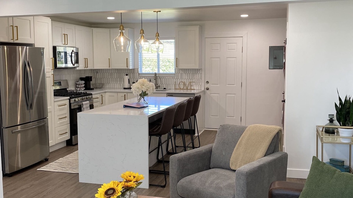 Millcreek House | Beautiful 2 Bedroom Home In SLC with Private Hot Tub!