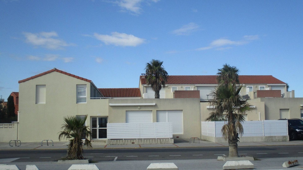 Saint-Nazaire Apartment | Beautiful 2-bedroom seafront apartment