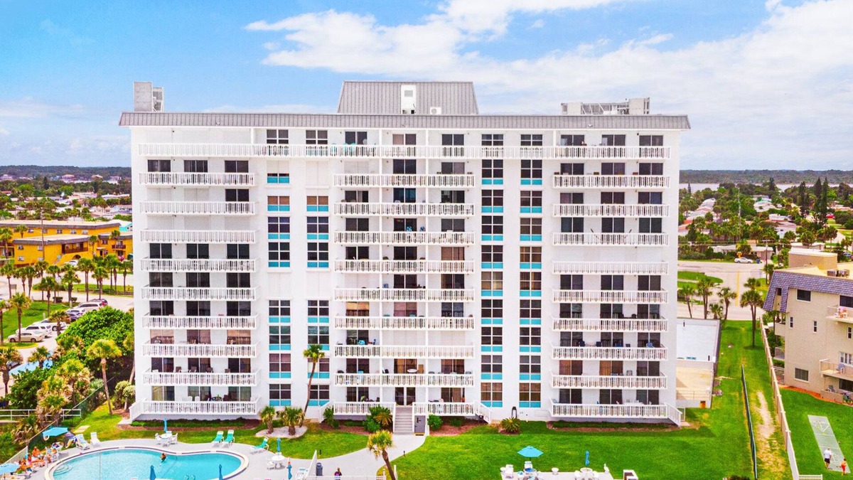 Glenwood Condo | Beautiful 2-Bedroom/2 -Bath Condo direct beachfront Ormond Beach