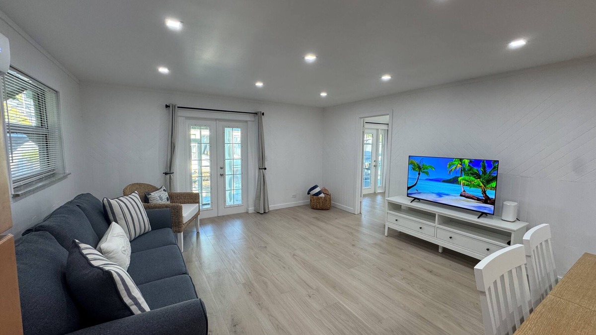 Long Key Apartment | Beautiful 2-bedroom/2-bathroom Apartment in the Heart of Layton