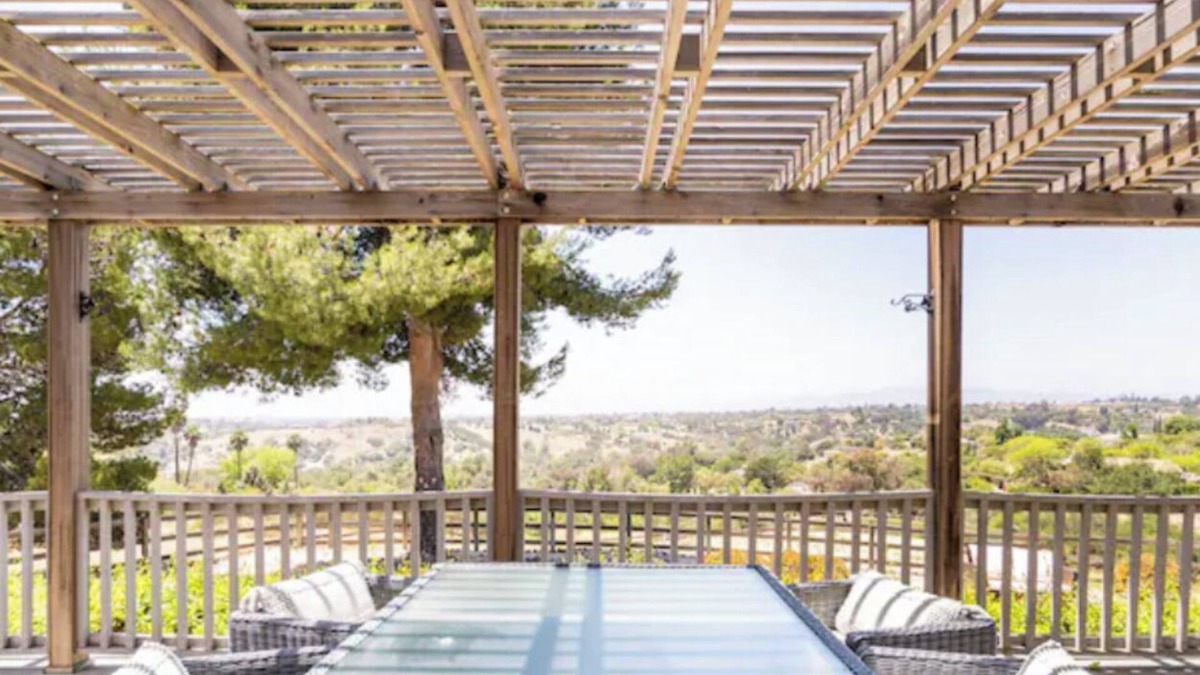 Fallbrook House | Beautiful 2-bedroom home with stunning viewsnSleeps 4 - 2 Bedrooms - 1 Bath