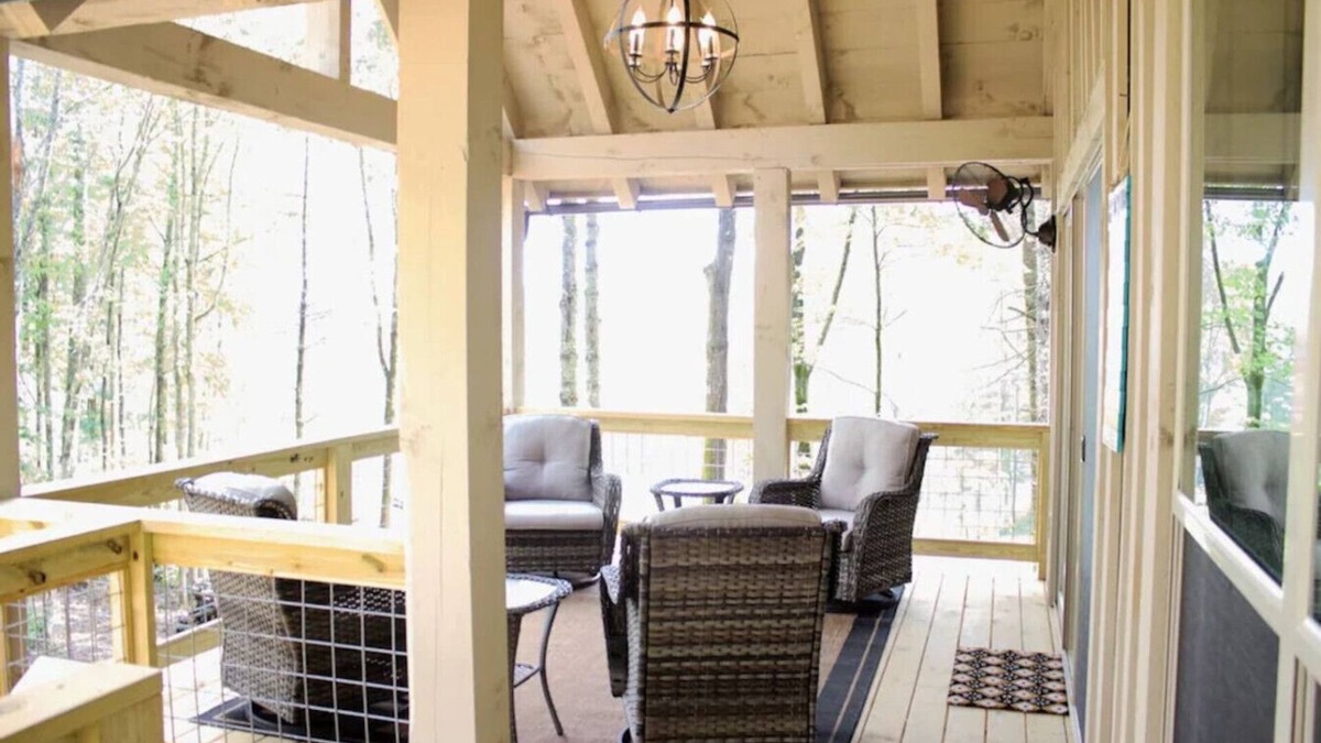 Highlands Cottage | Beautiful 2-bedroom, sleeps 6, modern mountain chic cottage - July Pippin