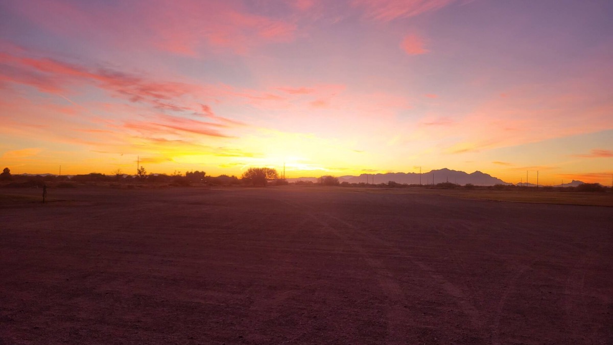 Eleven Mile Corner Condo | Beautiful 2-bedroom 2bath Remodeled Condo 1st fairway in Casa Grande 30-day min