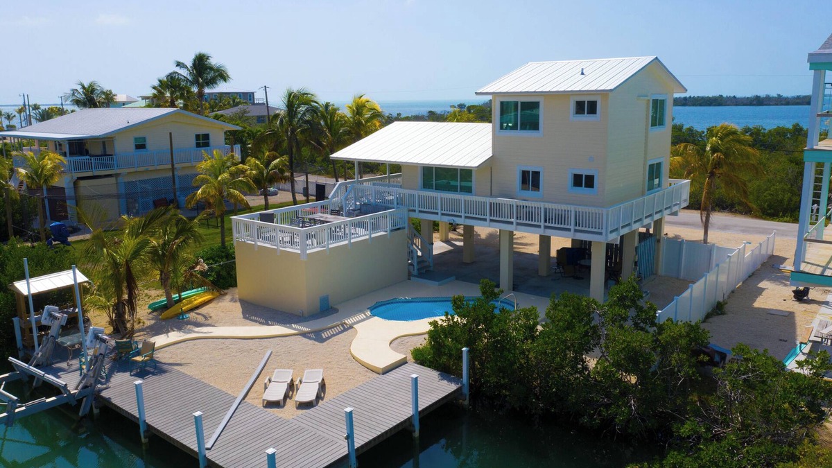 Cutthroat Harbor Estates House | Beautiful 2 Bedroom 2 Bath Pool Home With Sunset Views